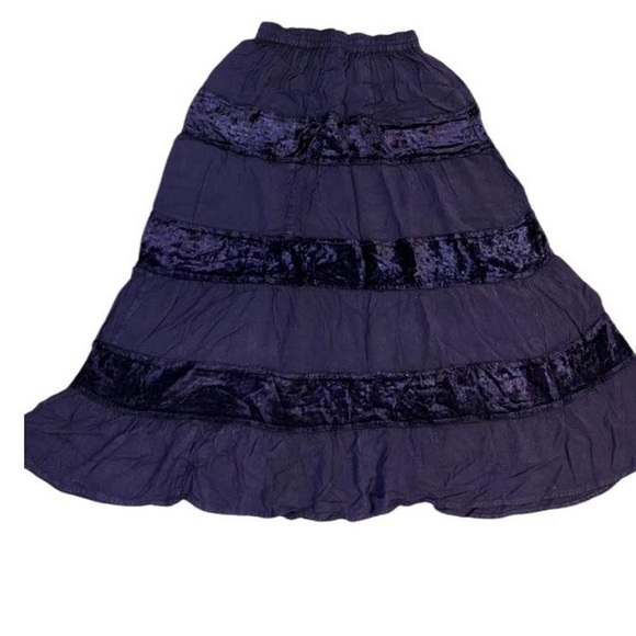 gorgeous dark purple velvet embroidered maxi skirt! 🪻🖤 - Picture 6 of 7